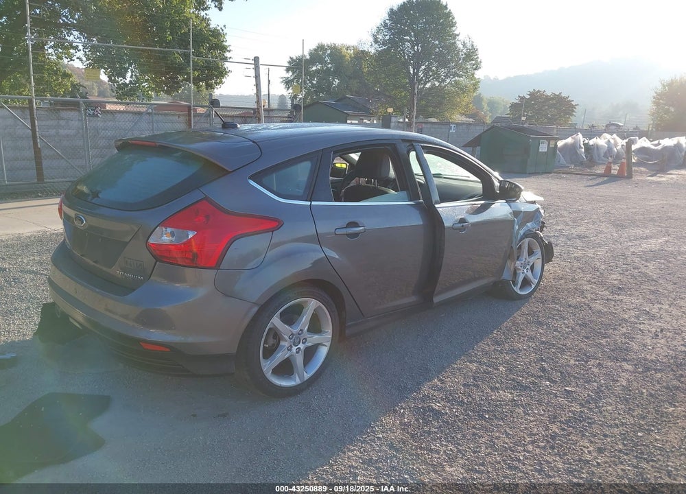 2013 FORD FOCUS TITANIUM VIN: 1FADP3N25DL182426