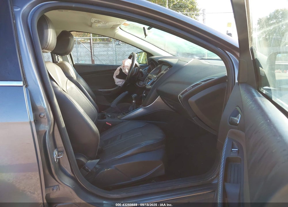 2013 FORD FOCUS TITANIUM VIN: 1FADP3N25DL182426