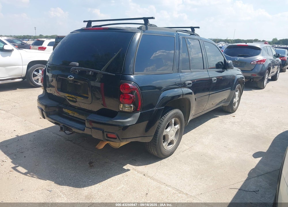 2007 CHEVROLET TRAILBLAZER LS VIN: 1GNDT13S772270120