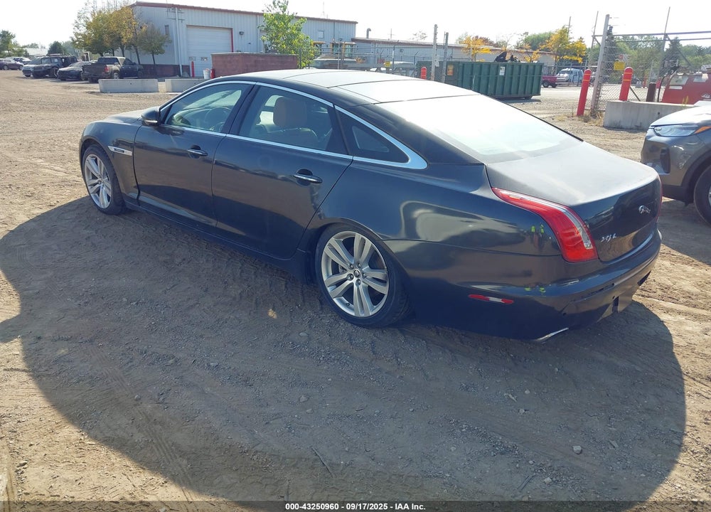 2012 JAGUAR XJ SERIES VIN: SAJWA2GB6CLV31377