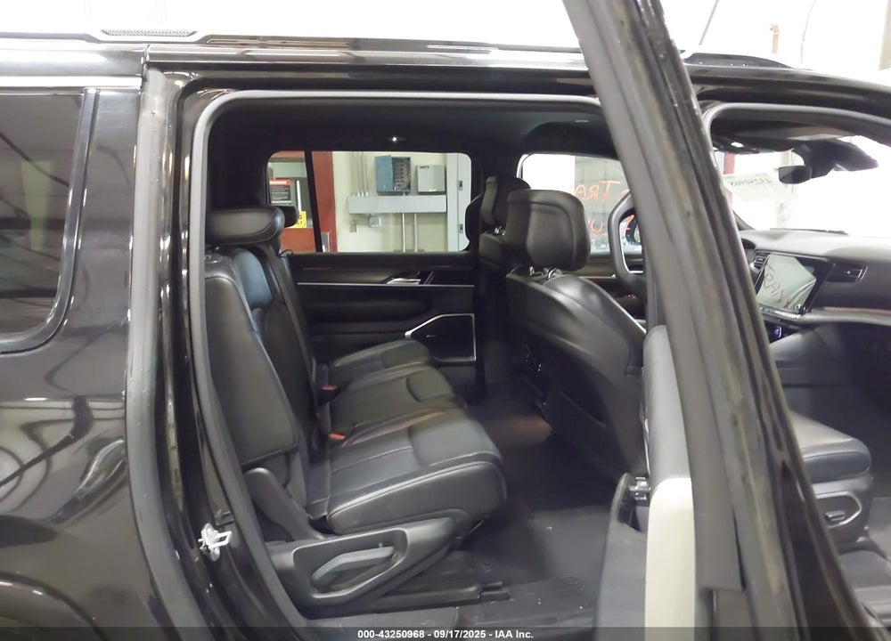 2023 JEEP WAGONEER L SERIES II 4X4 VIN: 1C4SJSBP9PS568354