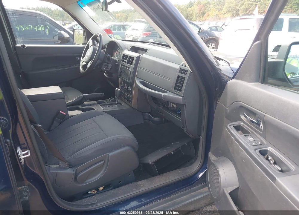 2012 JEEP LIBERTY VIN: 1C4PJMAK1CW137050