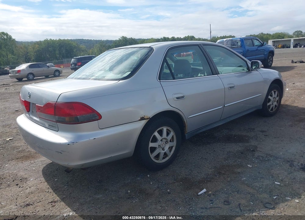 2002 HONDA ACCORD 2.3 EX/2.3 SE VIN: 1HGCG668X2A136918