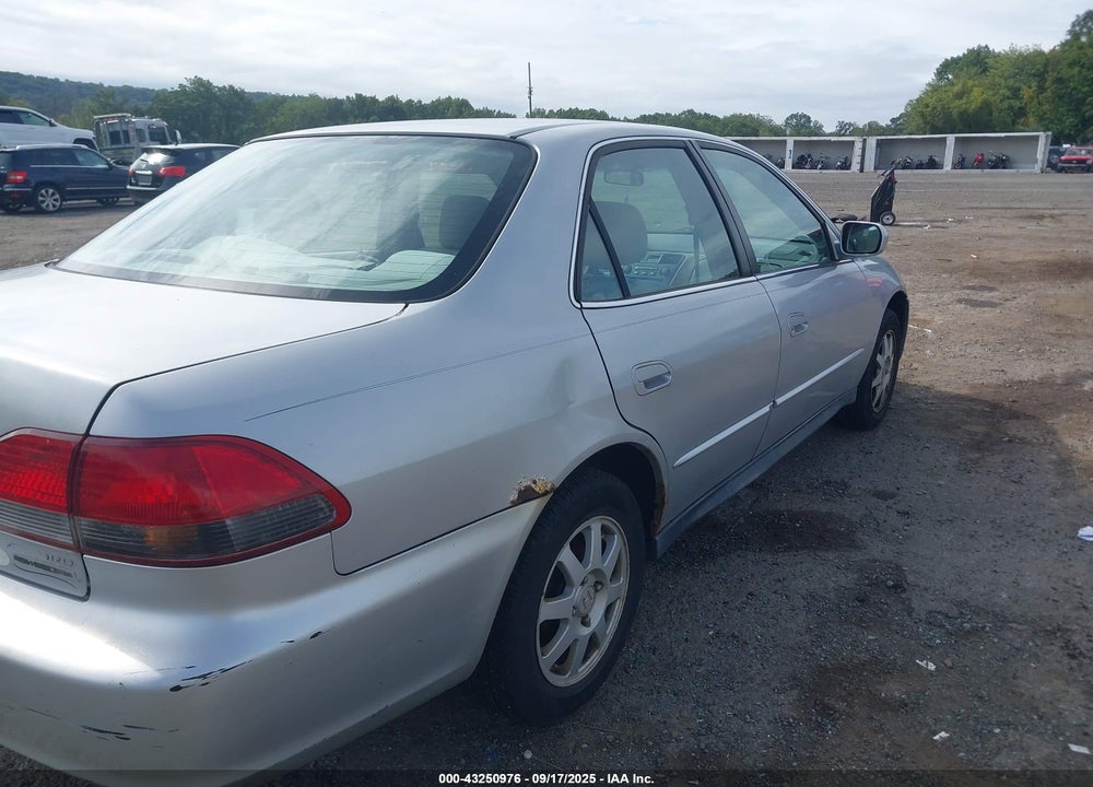 2002 HONDA ACCORD 2.3 EX/2.3 SE VIN: 1HGCG668X2A136918