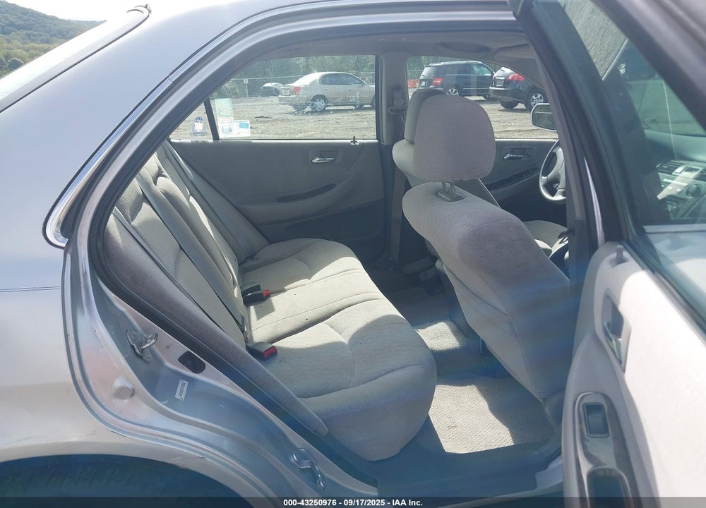 2002 HONDA ACCORD 2.3 EX/2.3 SE VIN: 1HGCG668X2A136918
