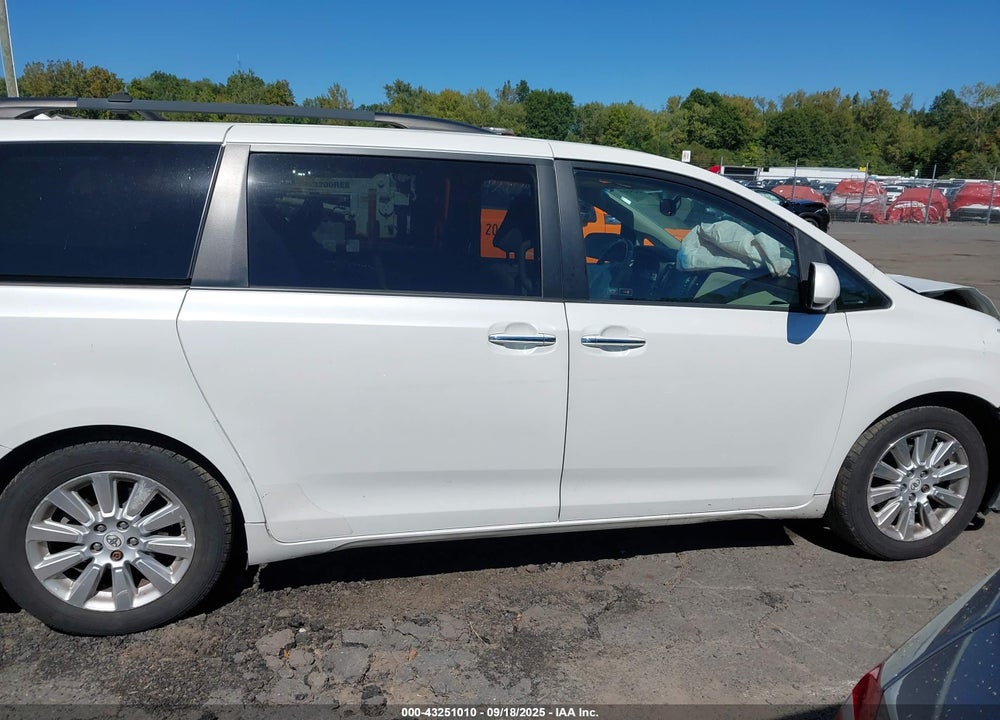 2011 TOYOTA SIENNA LIMITED VIN: 5TDDK3DCXBS004221