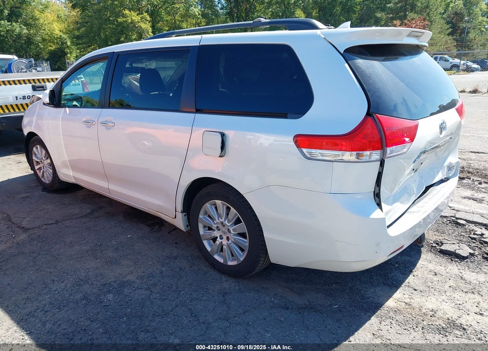2011 TOYOTA SIENNA LIMITED VIN: 5TDDK3DCXBS004221