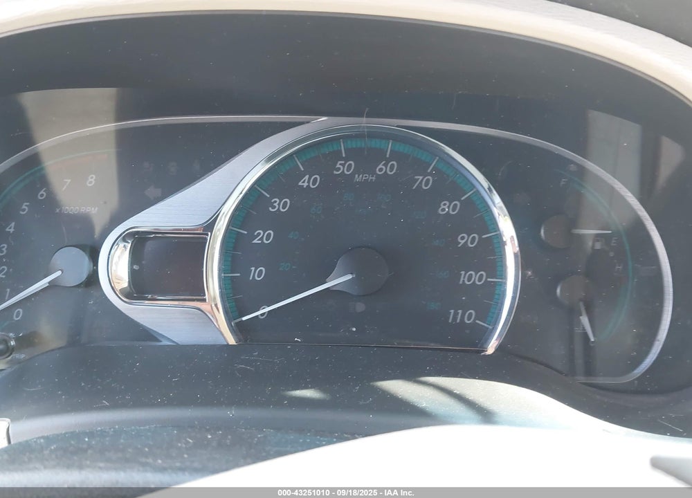2011 TOYOTA SIENNA LIMITED VIN: 5TDDK3DCXBS004221