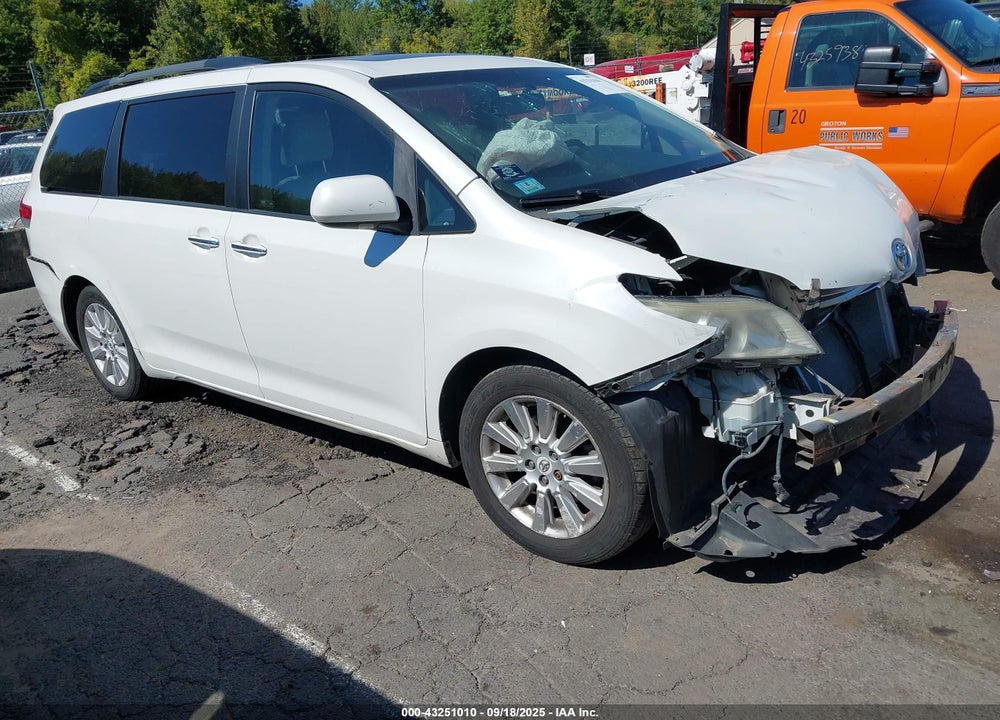 2011 TOYOTA SIENNA LIMITED VIN: 5TDDK3DCXBS004221