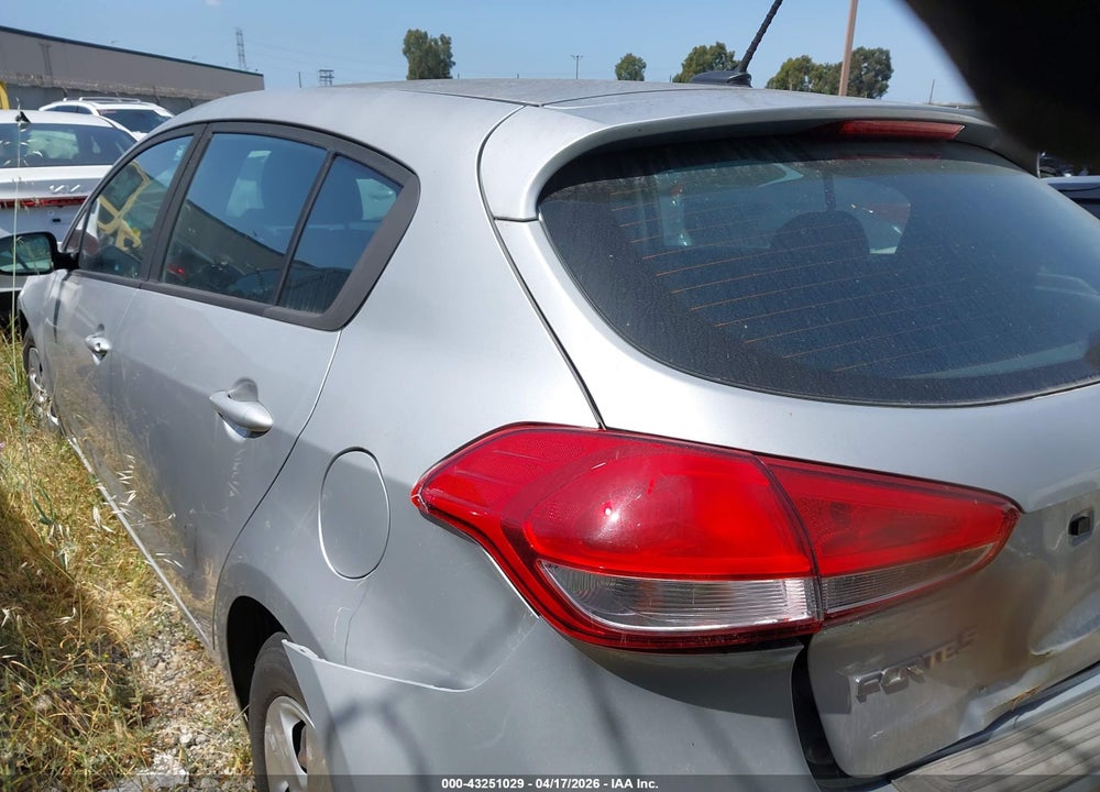 2017 KIA FORTE LX VIN: KNAFK5A81H5680735
