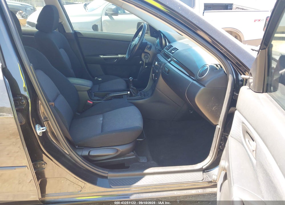 2007 MAZDA 3 I SPORT VIN: JM1BK12F771624652
