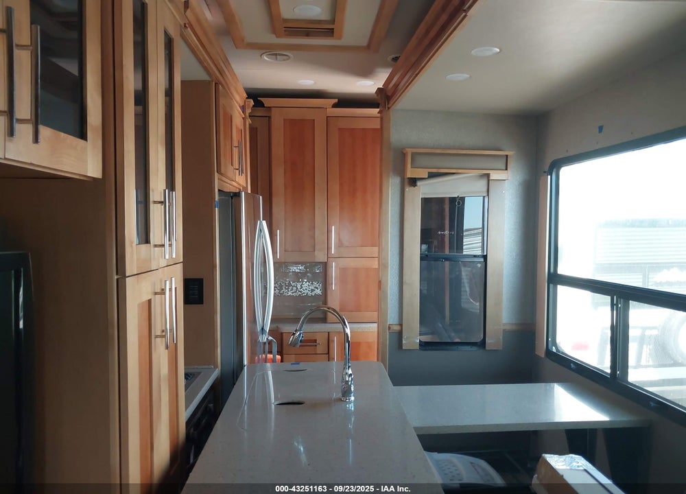 2018 VANLEIGH RV SERIES M-325RL VIN: 7HHFC3427JV006259