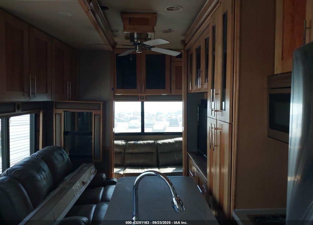 2018 VANLEIGH RV SERIES M-325RL VIN: 7HHFC3427JV006259
