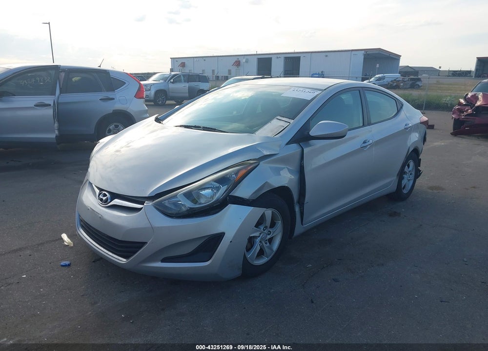 2015 HYUNDAI ELANTRA VIN: 5NPDH4AE7FH637345