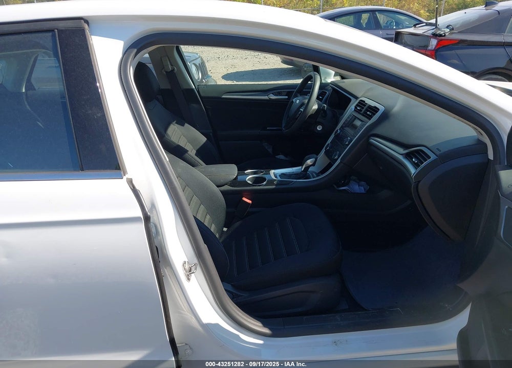 2013 FORD FUSION VIN: 3FA6P0H7XDR233824