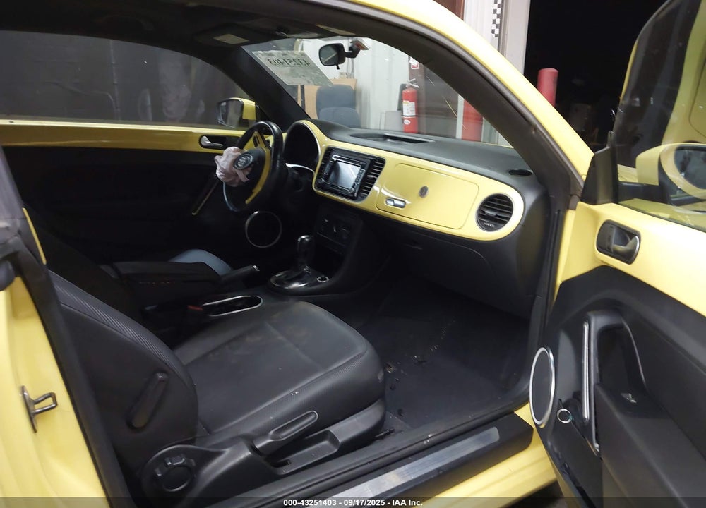 2012 VOLKSWAGEN BEETLE VIN: 3VWJX7AT3CM655558