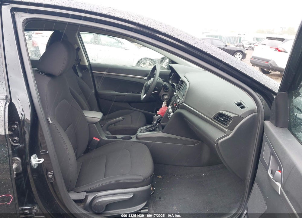 2020 HYUNDAI ELANTRA VIN: 5NPD74LF2LH591637
