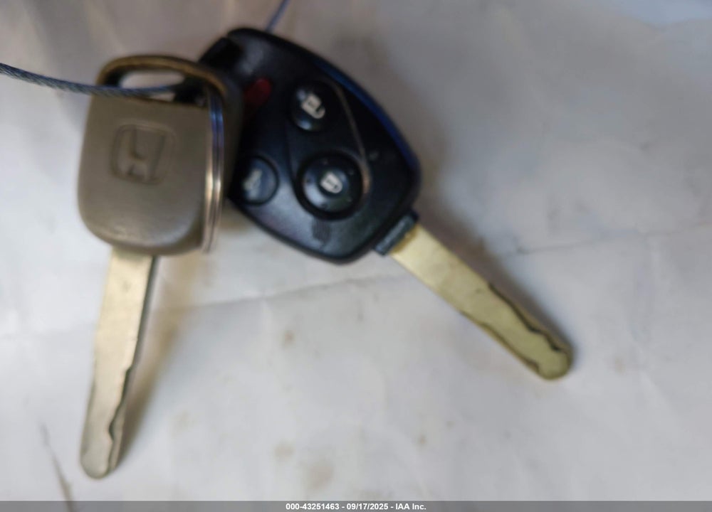 2008 HONDA CIVIC VIN: 1HGFA168X8L015644