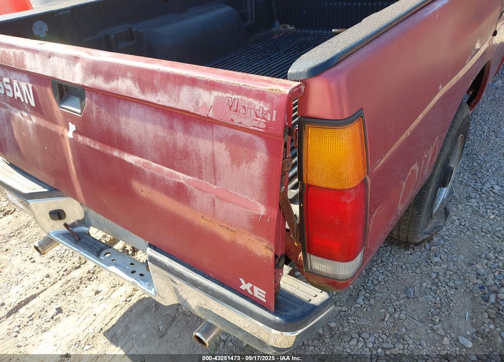 1994 NISSAN TRUCK XE VIN: 1N6SD11S0RC389783