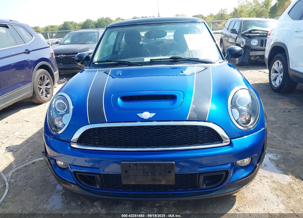 2012 MINI COOPER VIN: WMWSV3C58CTY18918