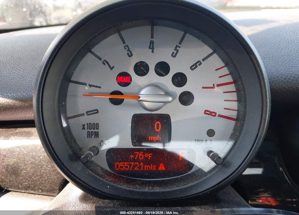 2012 MINI COOPER VIN: WMWSV3C58CTY18918