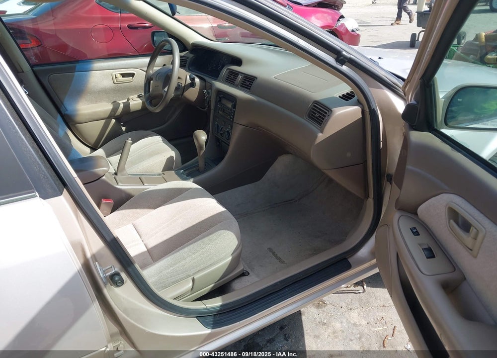 2001 TOYOTA CAMRY LE VIN: 4T1BG22K61U101337