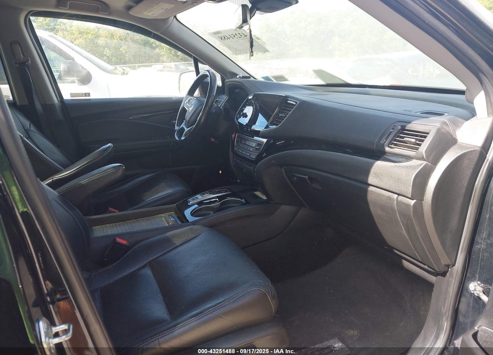 2019 HONDA PILOT VIN: 5FNYF6H05KB037171