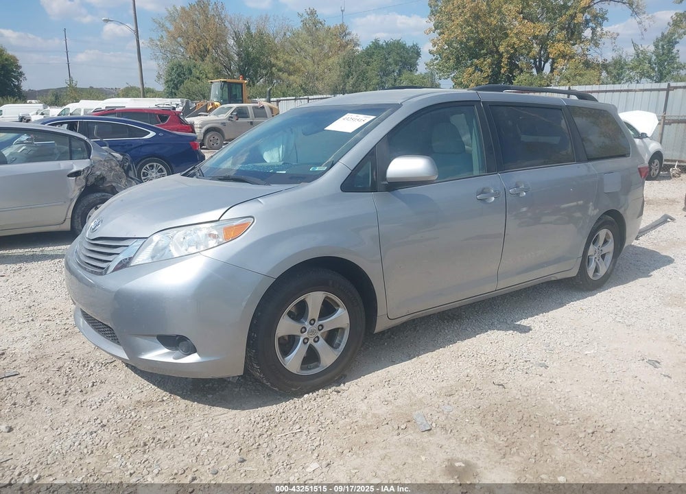 2015 TOYOTA SIENNA LE 8 PASSENGER VIN: 5TDKK3DC4FS575233