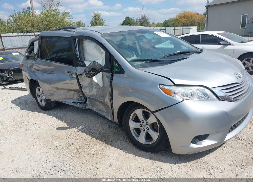 2015 TOYOTA SIENNA LE 8 PASSENGER VIN: 5TDKK3DC4FS575233
