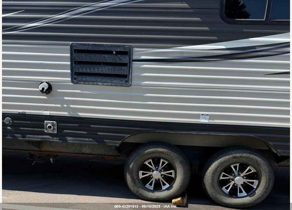 2017 AVENGER TRAVEL TRAILER VIN: 5ZT2AVPB7HB913749