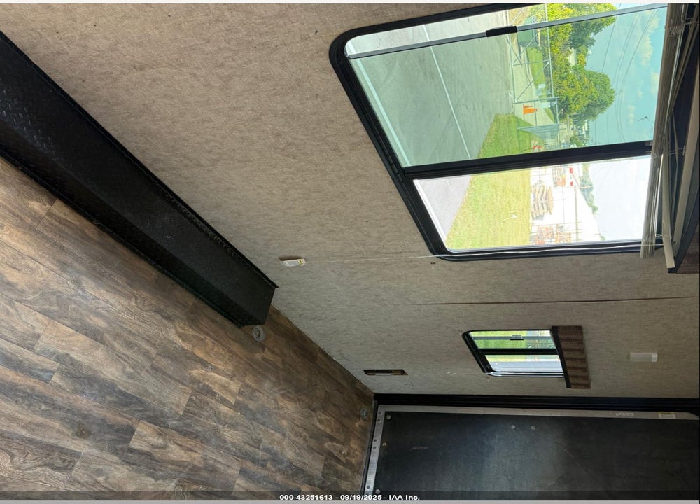 2017 AVENGER TRAVEL TRAILER VIN: 5ZT2AVPB7HB913749