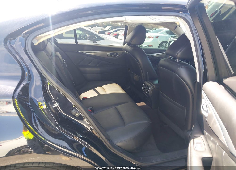 2015 INFINITI Q50 VIN: JN1BV7AP7FM332844