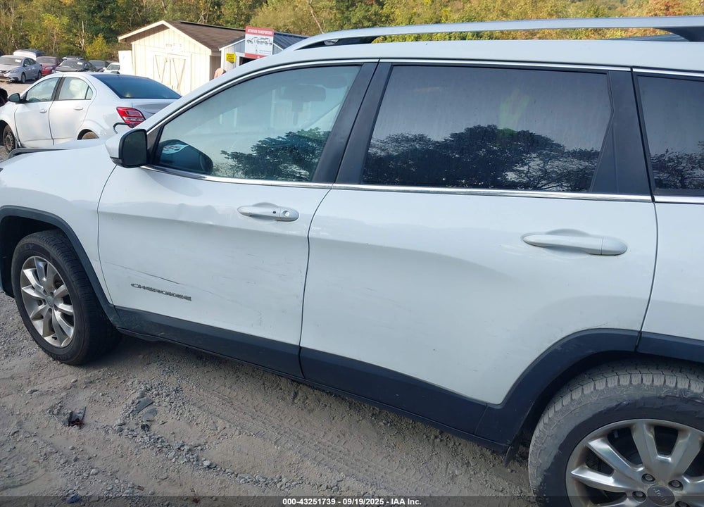 2017 JEEP CHEROKEE VIN: 1C4PJMDS9HW524982