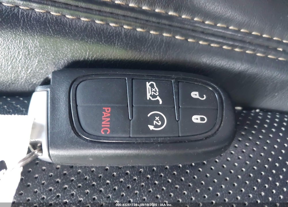 2017 JEEP CHEROKEE VIN: 1C4PJMDS9HW524982