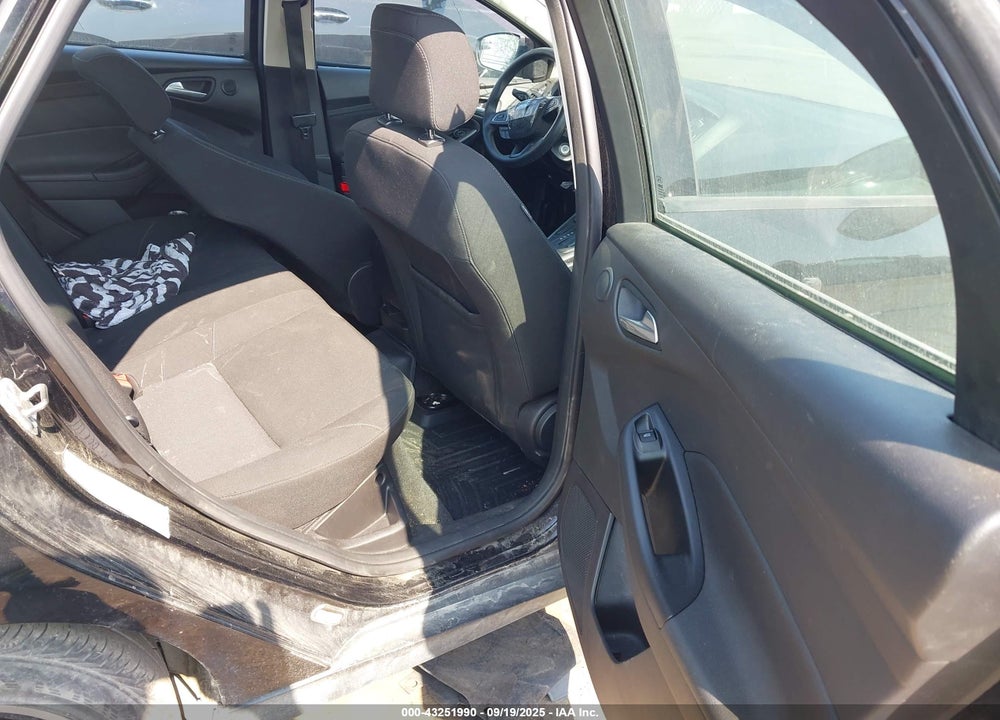 2018 FORD FOCUS VIN: 1FADP3H22JL252827