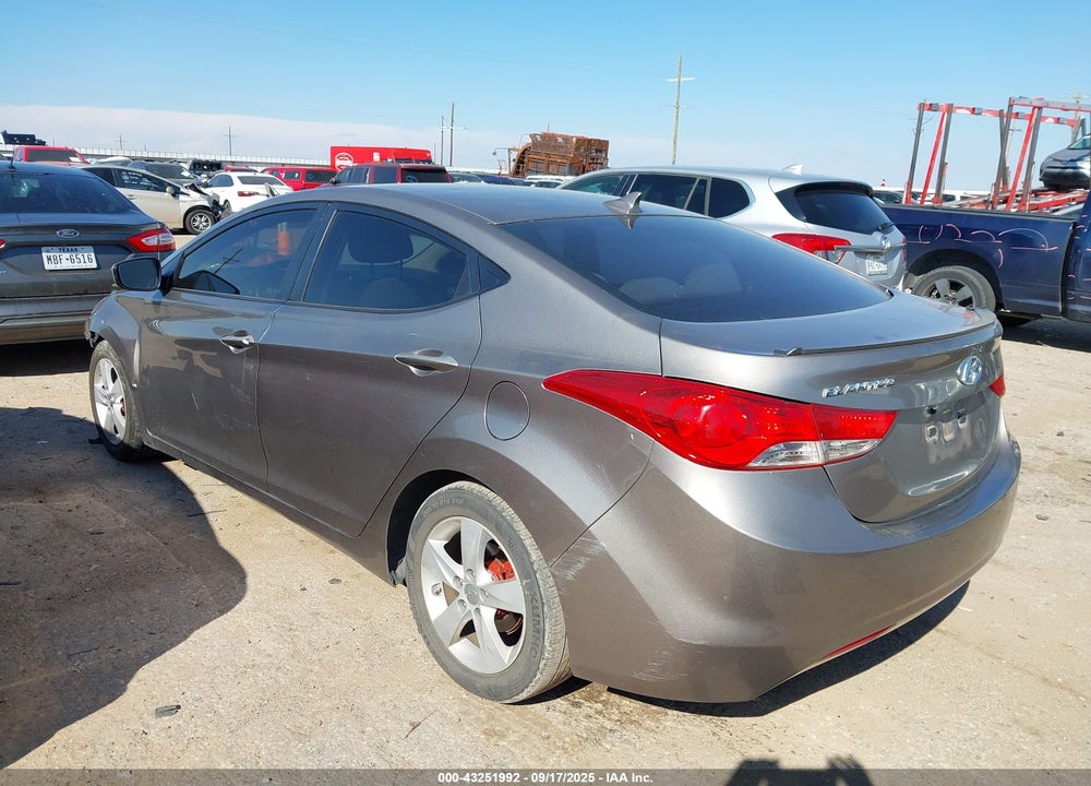 2012 HYUNDAI ELANTRA VIN: 5NPDH4AE3CH092658