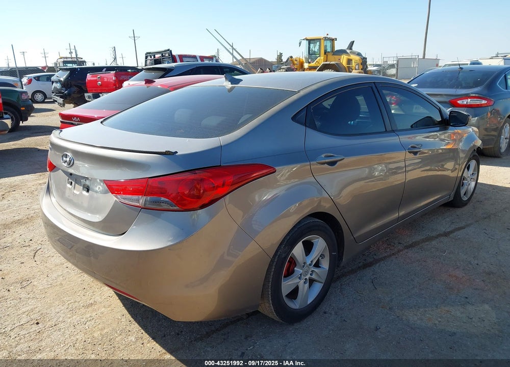 2012 HYUNDAI ELANTRA VIN: 5NPDH4AE3CH092658