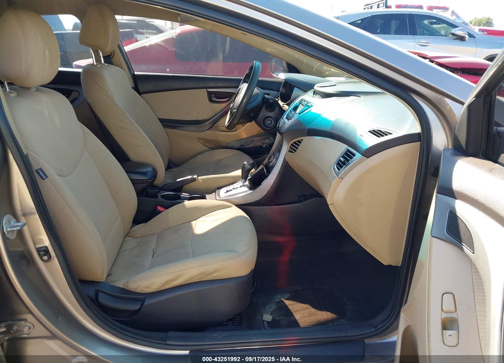 2012 HYUNDAI ELANTRA VIN: 5NPDH4AE3CH092658