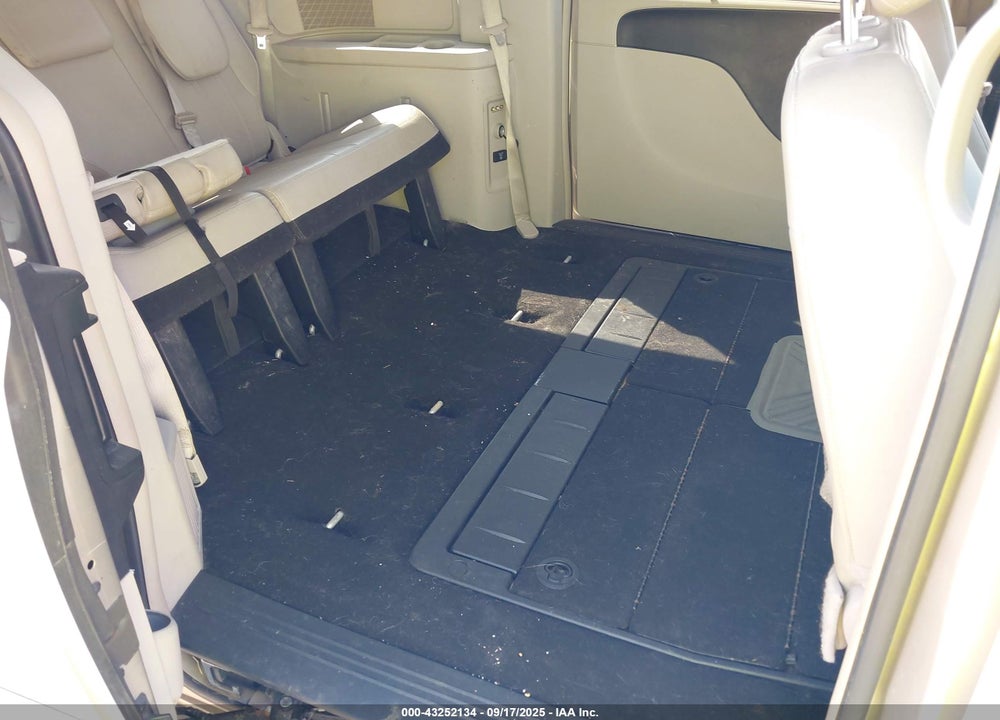 2012 CHRYSLER TOWN & COUNTRY TOURING-L VIN: 2C4RC1CG2CR362452