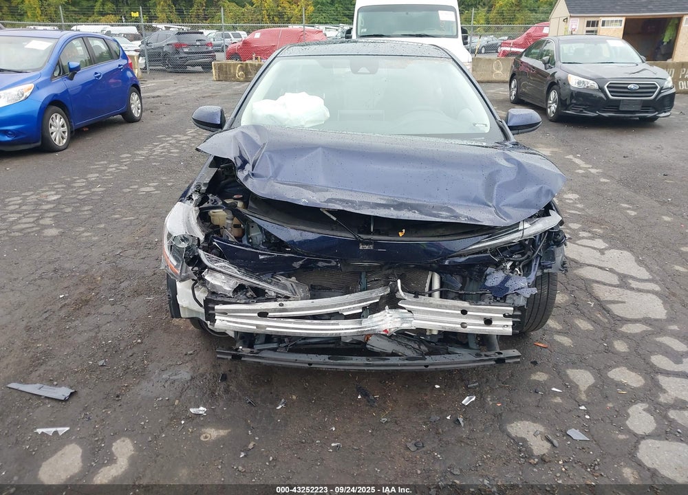 2021 TOYOTA COROLLA LE VIN: JTDEPMAE2MJ147911