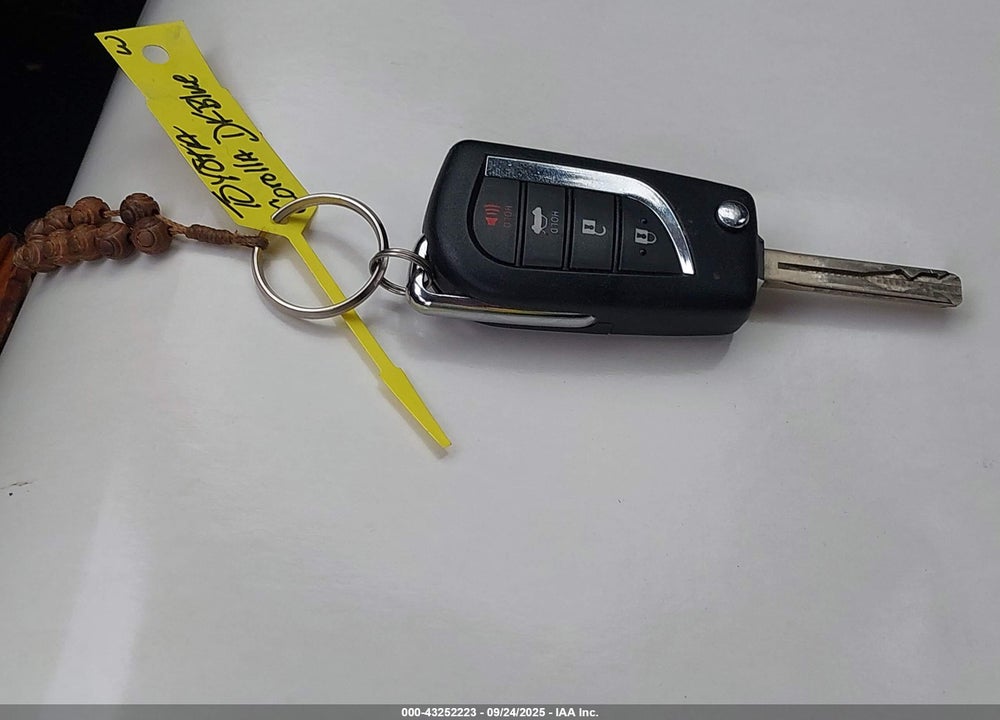2021 TOYOTA COROLLA LE VIN: JTDEPMAE2MJ147911