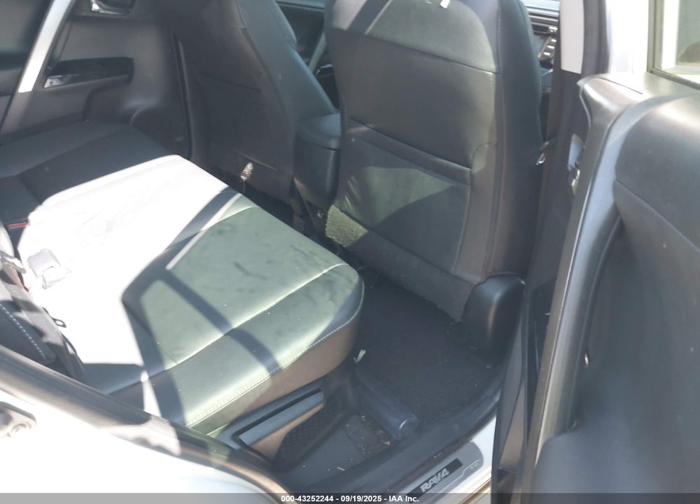 2017 TOYOTA RAV4 HYBRID LIMITED VIN: JTMDJREV0HD068617
