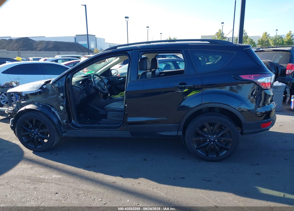 2017 FORD ESCAPE VIN: 1FMCU0GD1HUE48158
