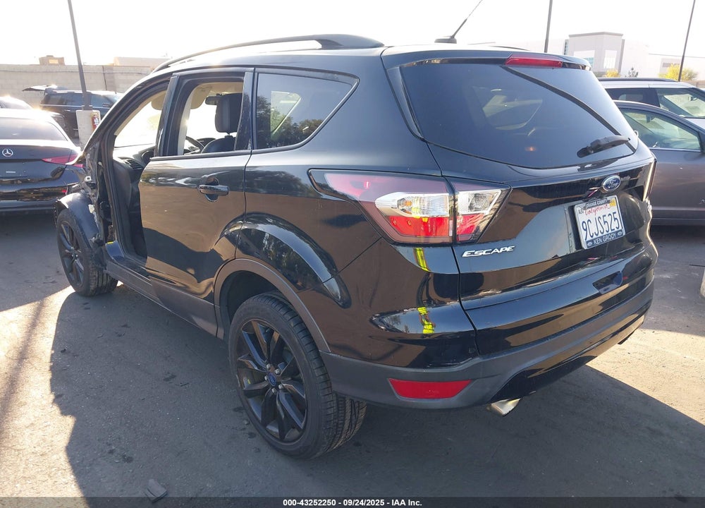 2017 FORD ESCAPE VIN: 1FMCU0GD1HUE48158