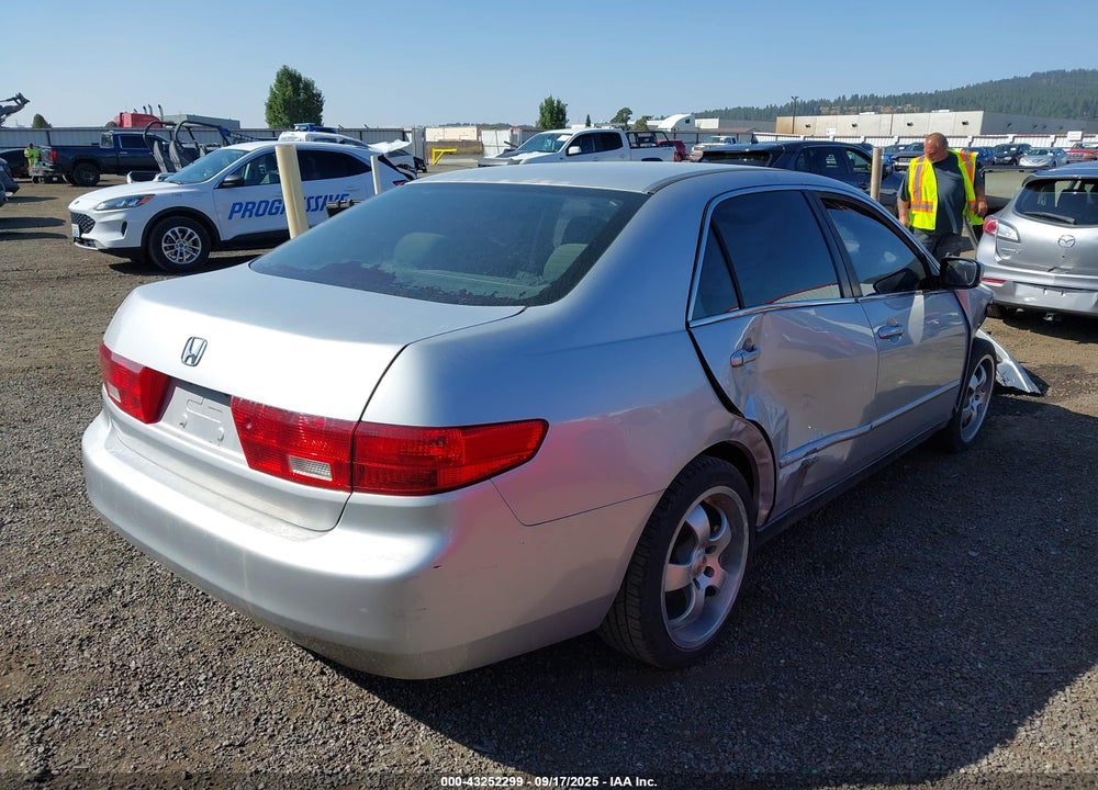 2005 HONDA ACCORD 2.4 LX VIN: 1HGCM56465A014528