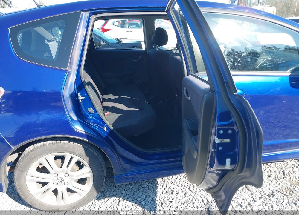 2009 HONDA FIT VIN: JHMGE88479S016685