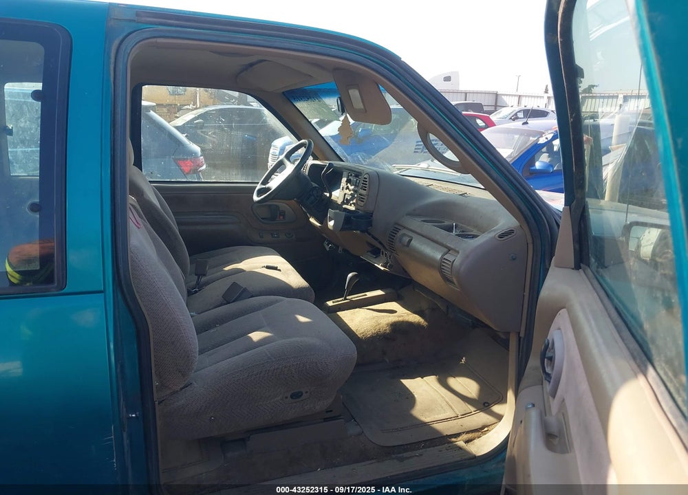 1995 CHEVROLET GMT-400 K2500 VIN: 1GCGK29N5SE161890