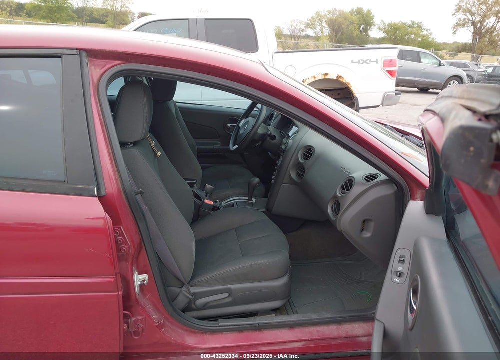 2004 PONTIAC GRAND PRIX GT1 VIN: 2G2WP522141268989