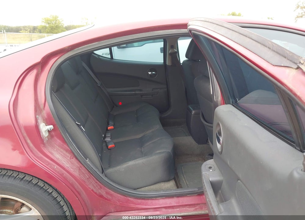 2004 PONTIAC GRAND PRIX GT1 VIN: 2G2WP522141268989