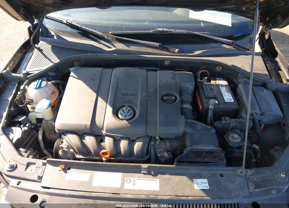 2013 VOLKSWAGEN PASSAT VIN: 1VWBP7A34DC026222